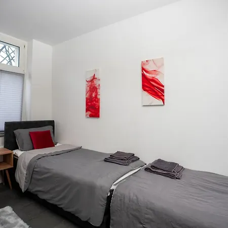 شقة Serviceroom24 - 1 In Wlan - Smart-tv - 24-7 Check-in Und Kueche *